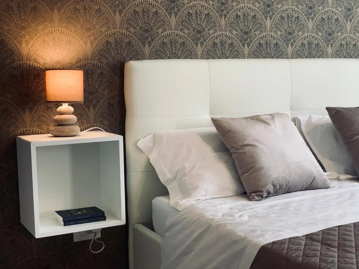 B&B Ungheria Ottantaquattro Palermo 0*,