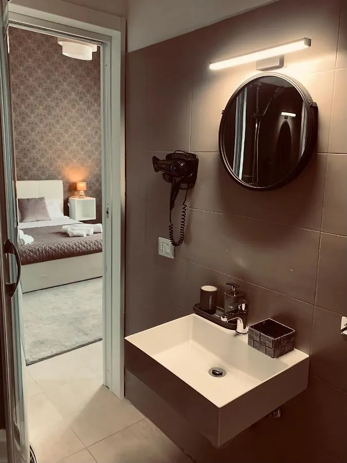 Bed & Breakfast B&B Ungheria Ottantaquattro Palermo Italy