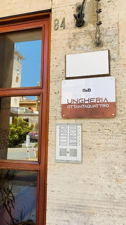 B&B Ungheria Ottantaquattro Palermo 0*,  Italy