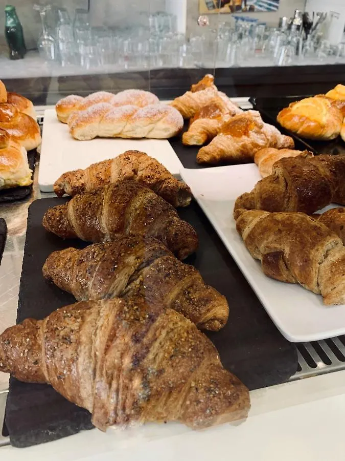 B&B Ungheria Ottantaquattro Palermo Bed & Breakfast