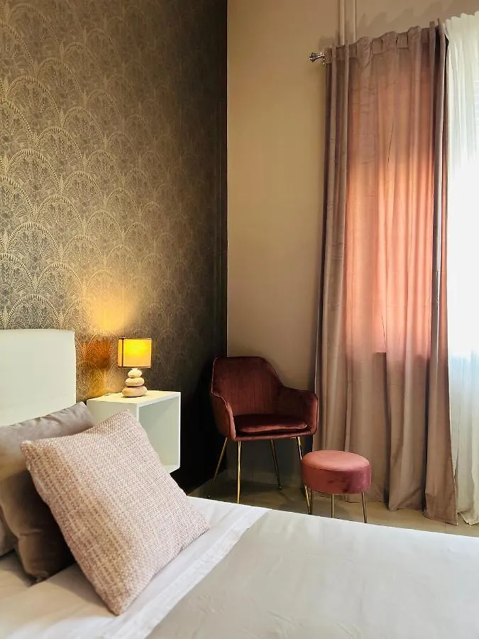 B&B Ungheria Ottantaquattro Palermo 0*,  Italy