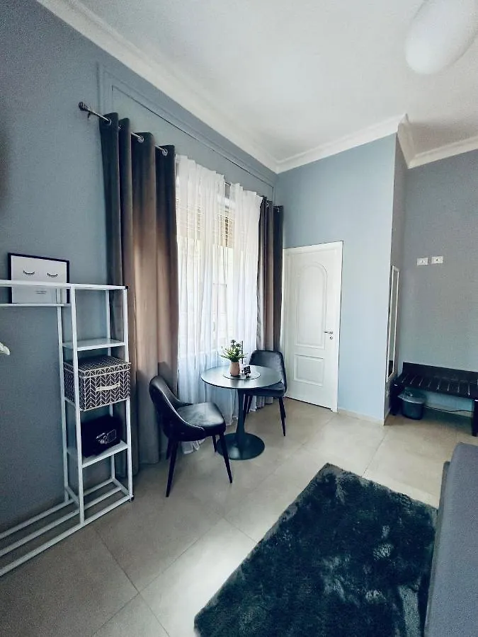 B&B Ungheria Ottantaquattro Palermo Italy