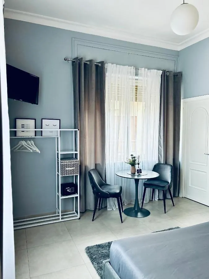 B&B Ungheria Ottantaquattro Palermo Bed & Breakfast