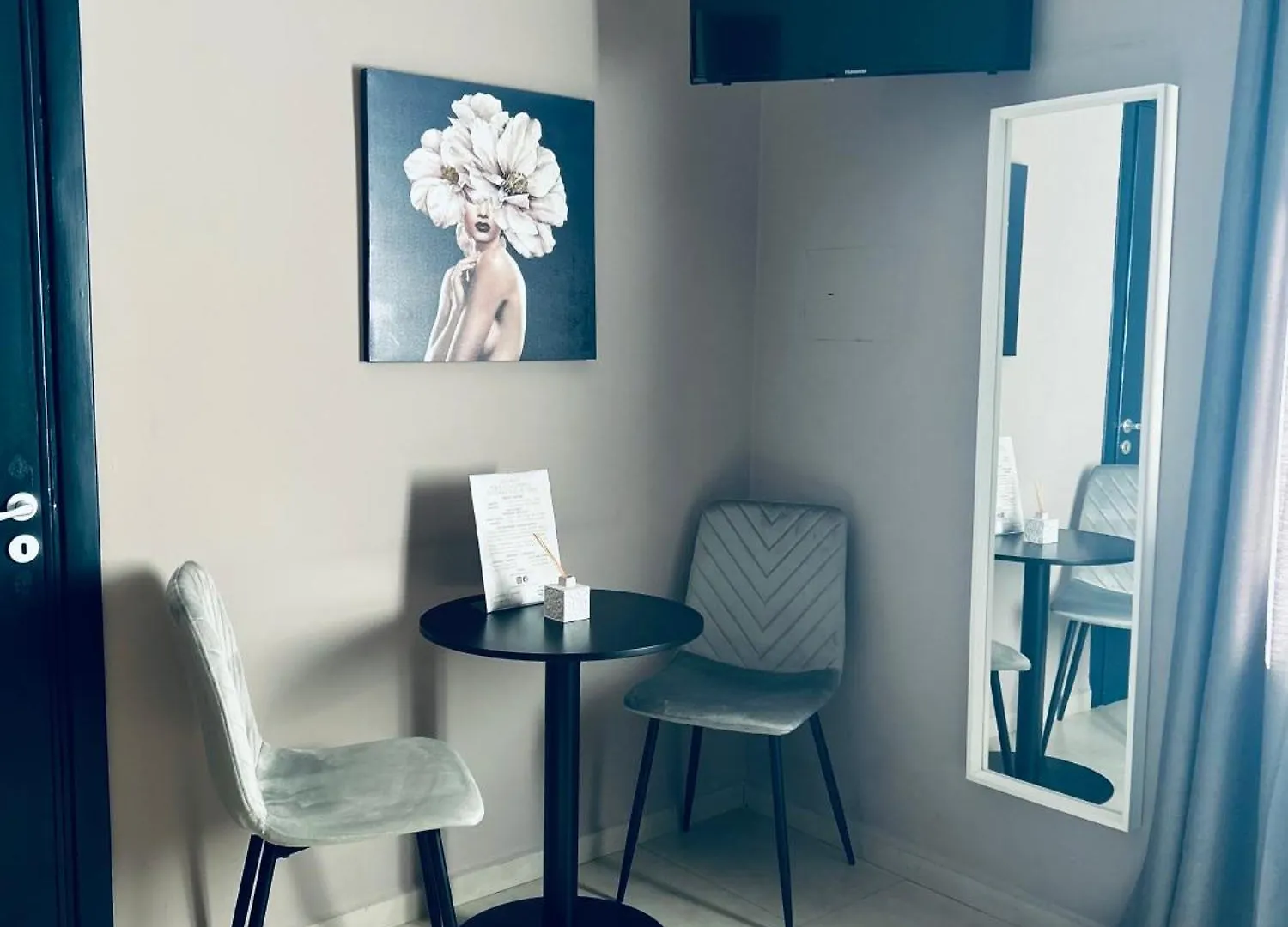 Bed & Breakfast B&B Ungheria Ottantaquattro Palermo Italy
