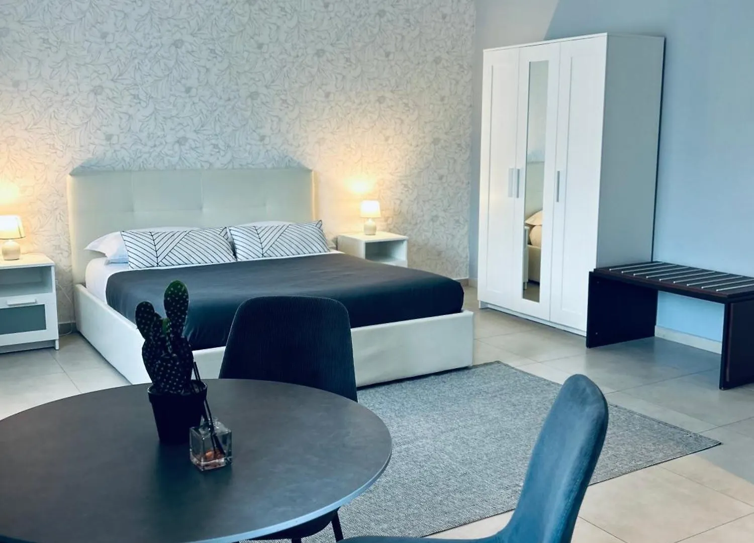 Bed & Breakfast B&B Ungheria Ottantaquattro Palermo Italy
